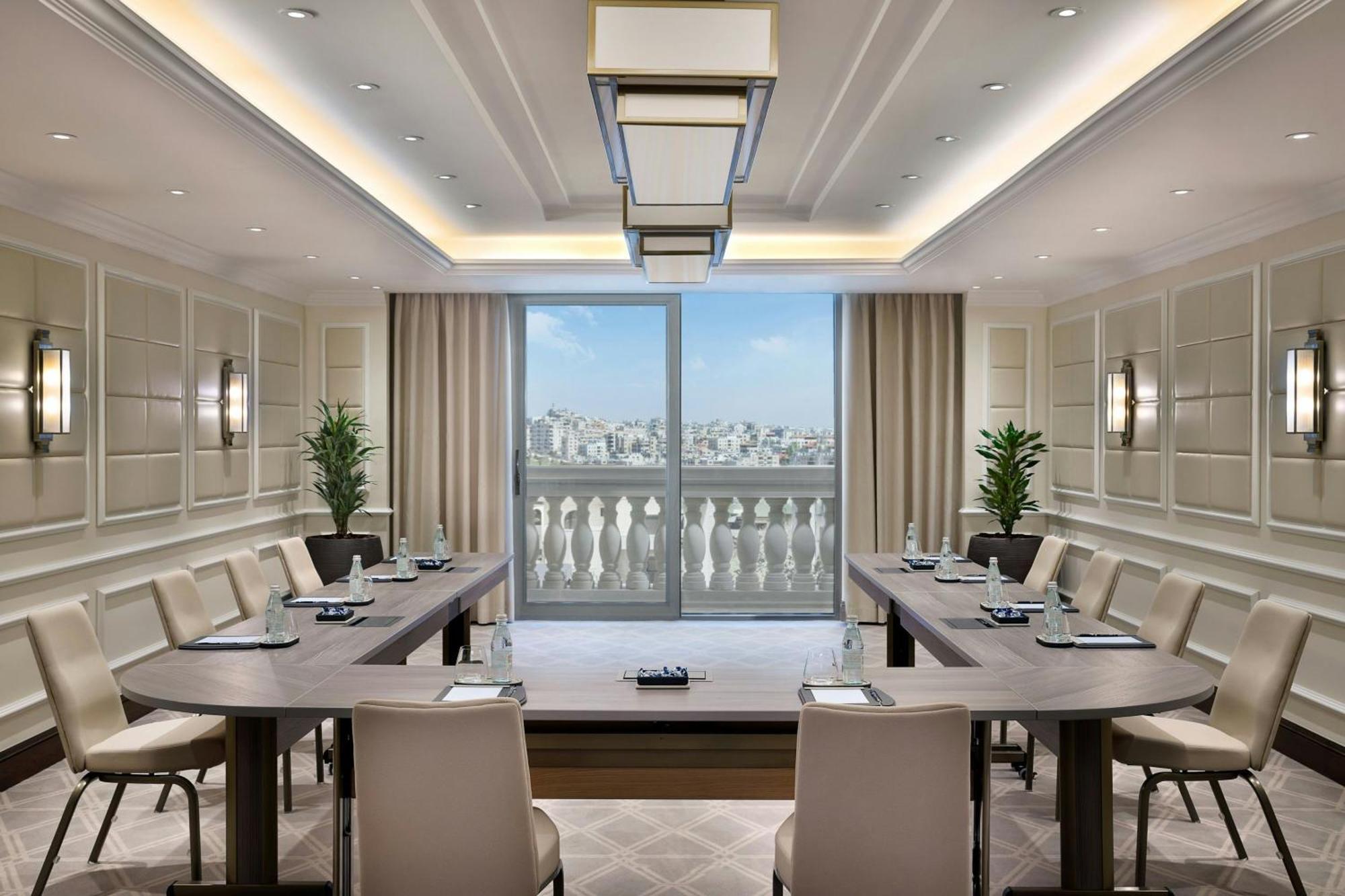 Отель The Ritz-Carlton, Амман Экстерьер фото Meeting room