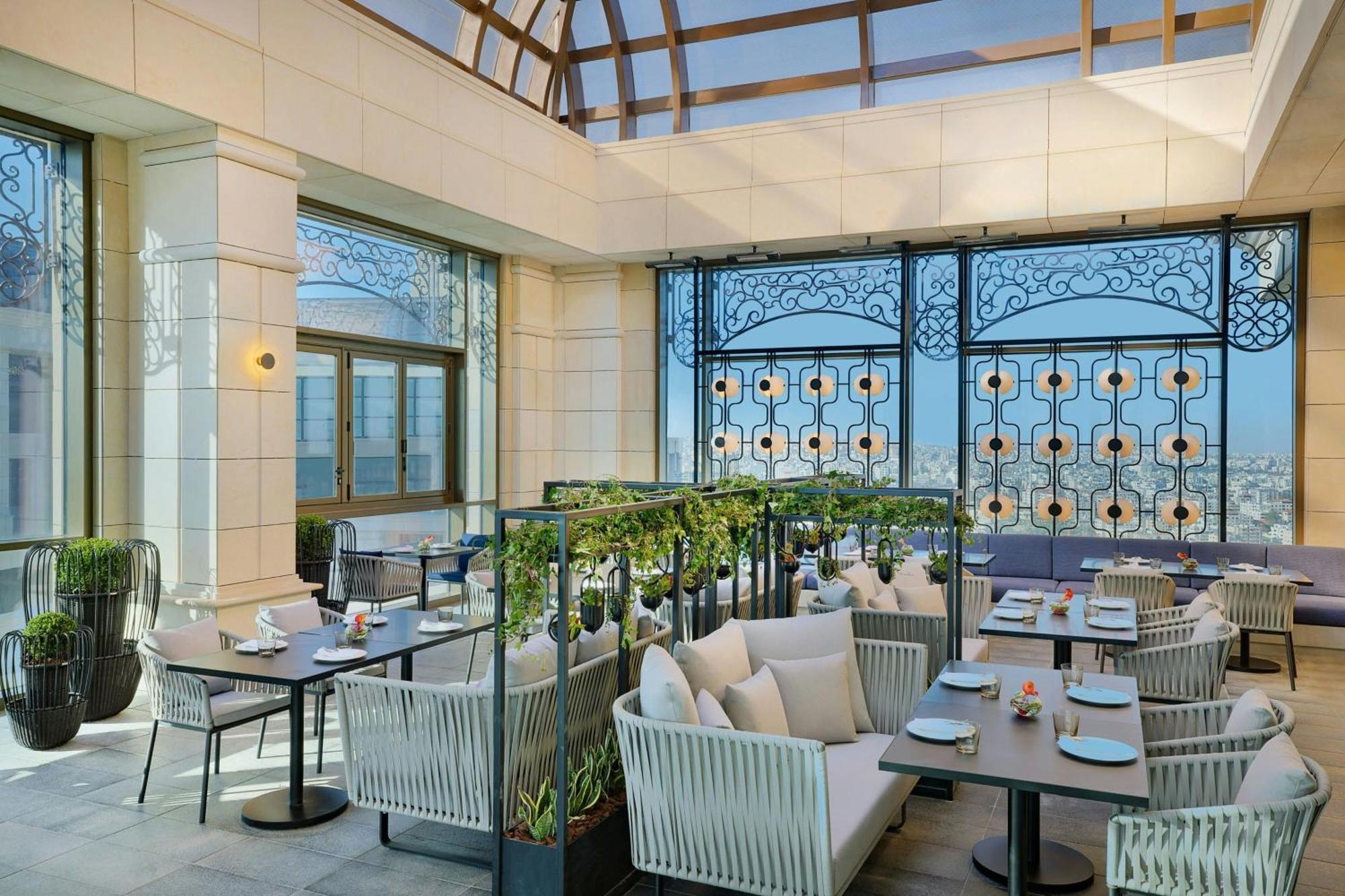 Отель The Ritz-Carlton, Амман Экстерьер фото The Terrace