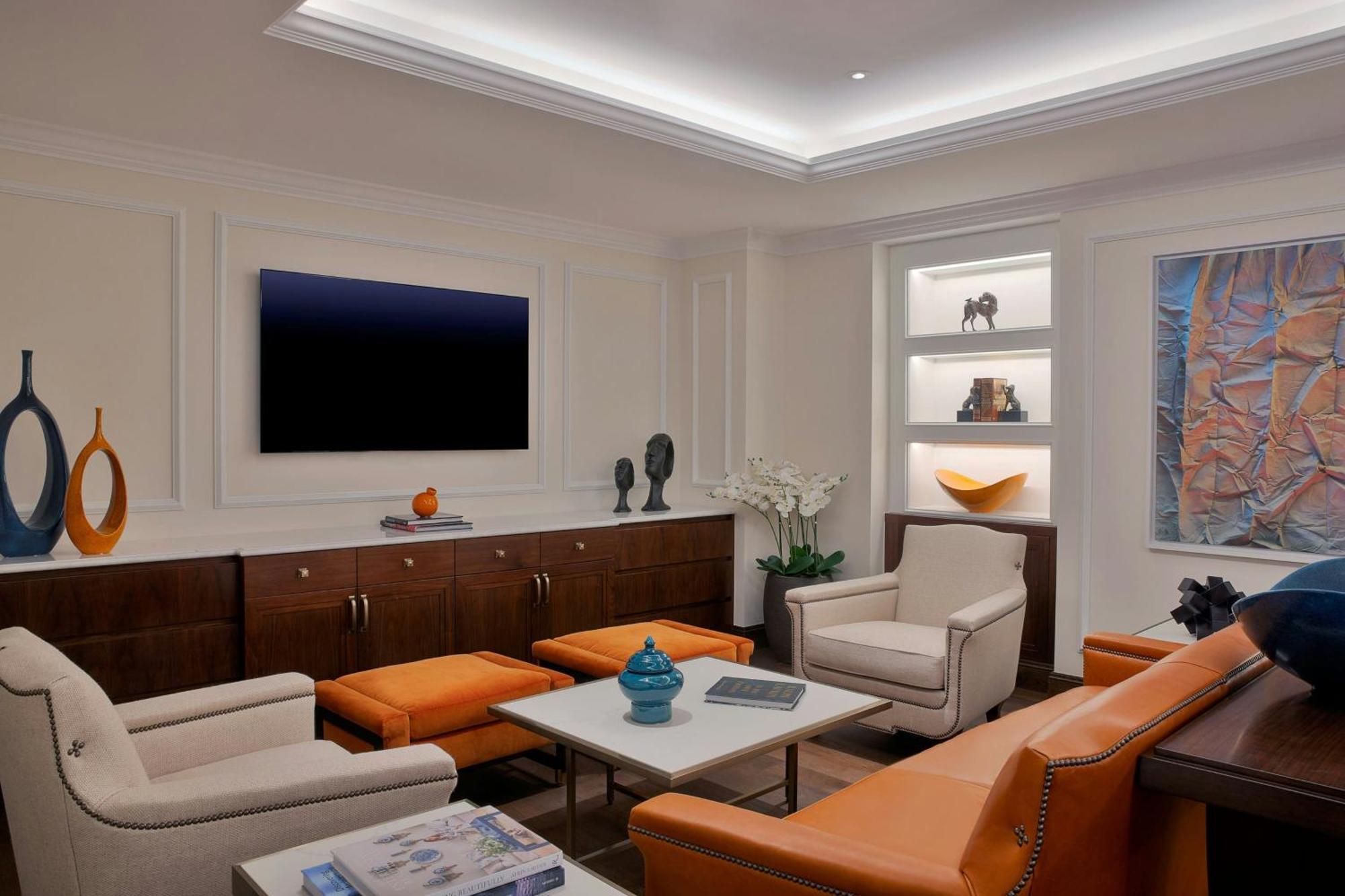 Отель The Ritz-Carlton, Амман Экстерьер фото A living room with indirect lighting