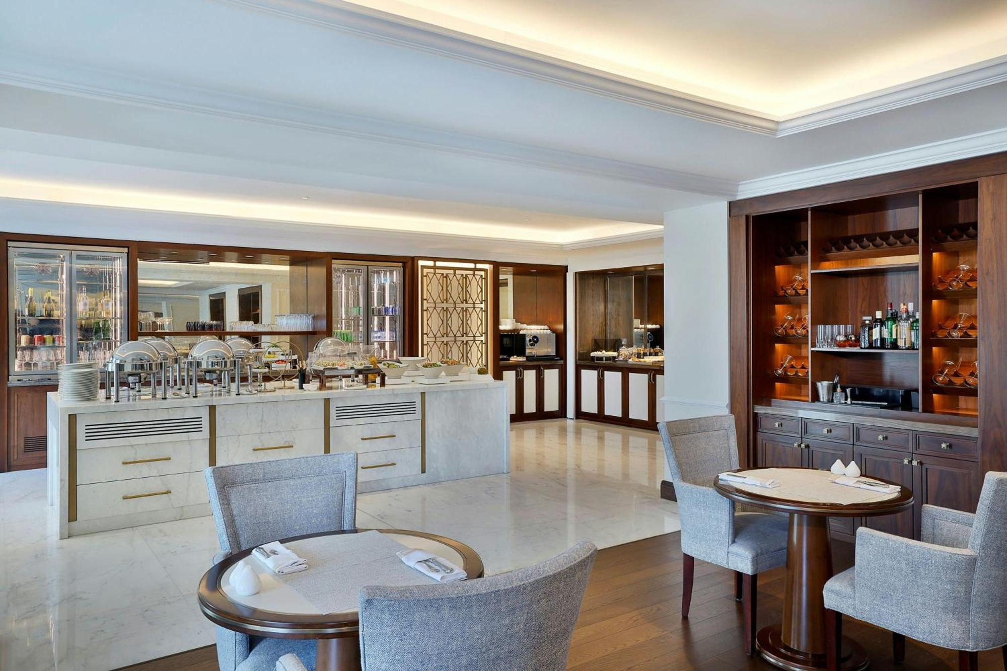 Отель The Ritz-Carlton, Амман Экстерьер фото The Club Lounge at the InterContinental London The O2