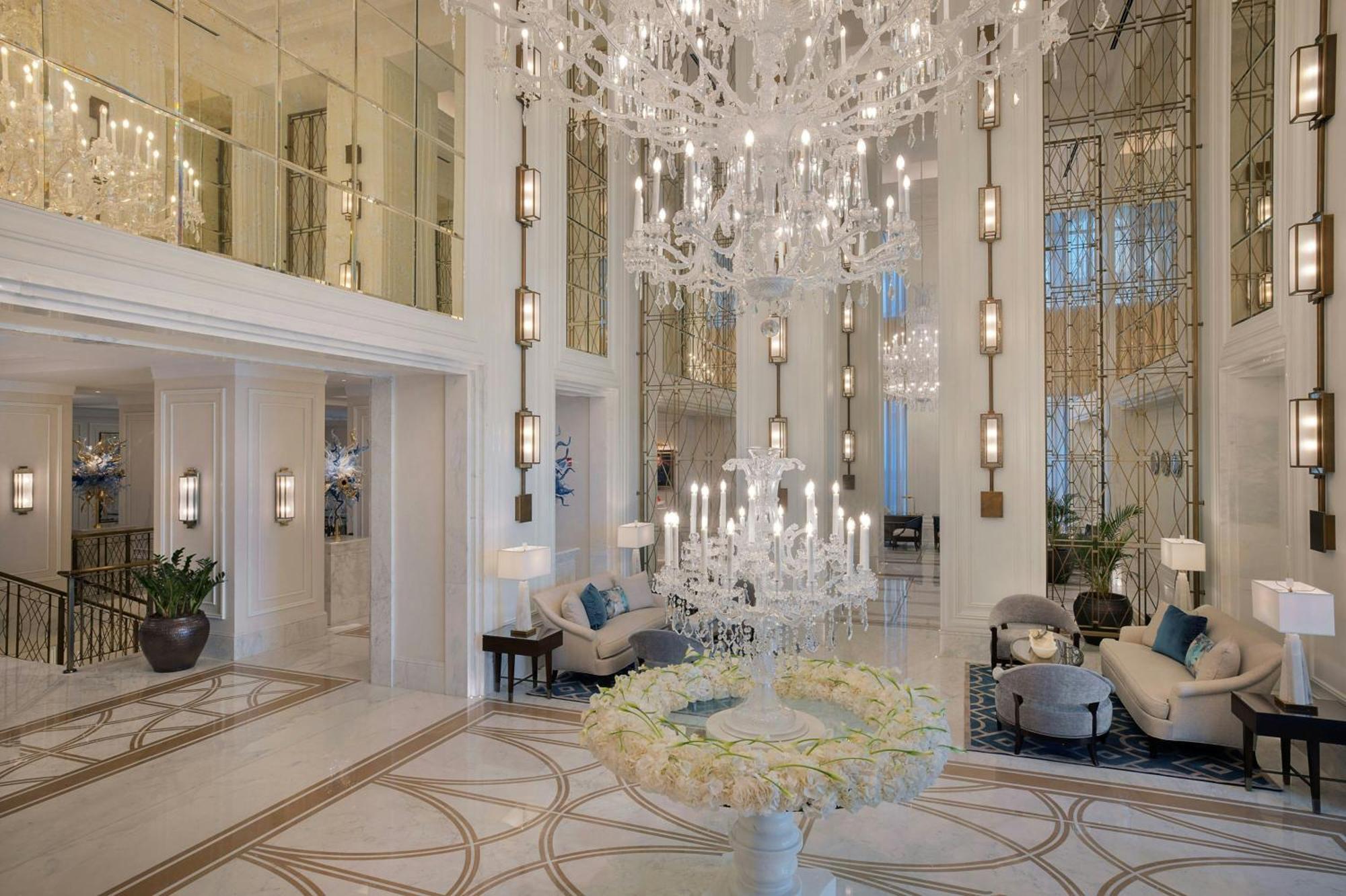 Отель The Ritz-Carlton, Амман Экстерьер фото The lobby of the Ritz-Carlton, DIFC